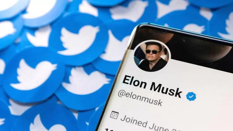 Twitter loses nearly half advertising revenue since Elon Musk takeover Twitter loses nearly half advertising revenue since Elon Musk takeover