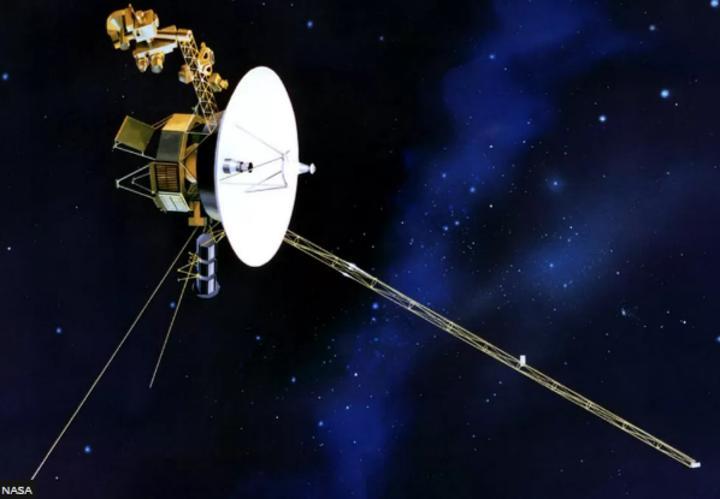 Nasa loses contact with probe after wrong command Nasa loses contact with probe after wrong command