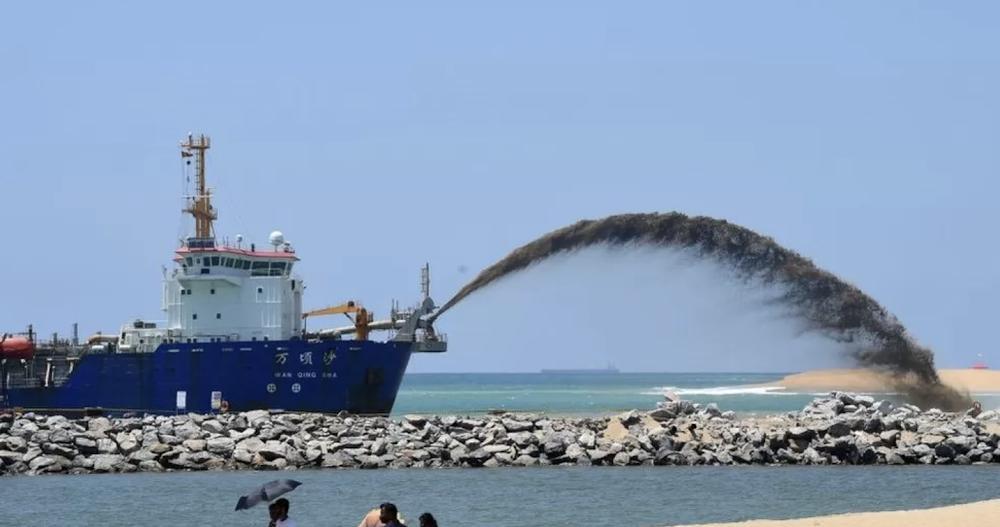 Sand dredging devastating ocean floor, UN warns Sand dredging devastating ocean floor, UN warns