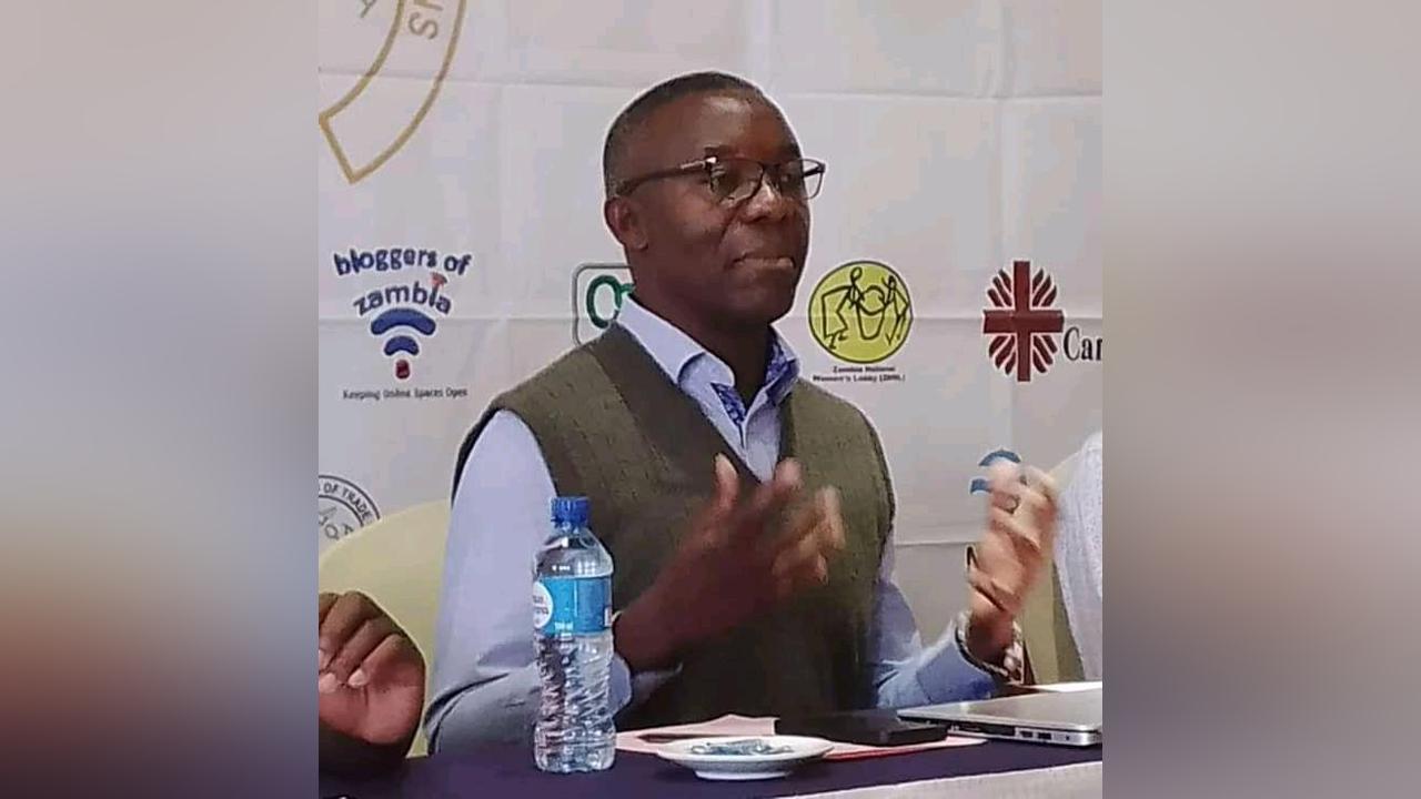 PRESDIENT HICHILEMA ADVISED TO DISCIPLINE INSPECTOR GENERAL OF POLICE FOR DEFYING ORDERS PRESDIENT HICHILEMA ADVISED TO DISCIPLINE INSPECTOR GENERAL OF POLICE FOR DEFYING ORDERS