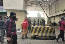 SUICIDE ATTACKERS HIT PAKISTANI PARAMILITARY HQ SUICIDE ATTACKERS HIT PAKISTANI PARAMILITARY HQ