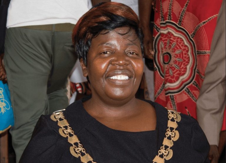 Kwekwe mayor booed leaves Uhuru celebrations in a huff