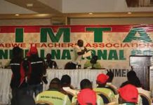 Zimbabwe teachers demand pay rise and Covid-19 allowance