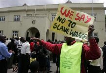 Zimpost employees demonstrate