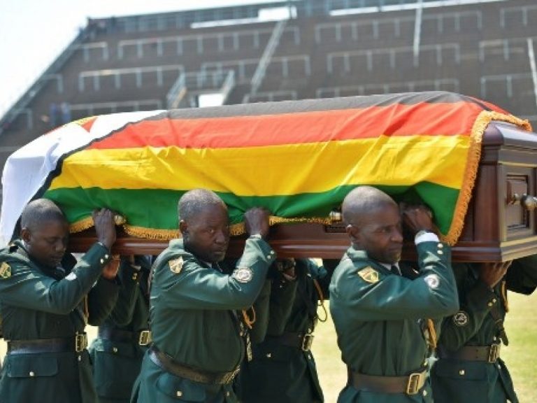 Leaders pay tribute to Mugabe at state funeral