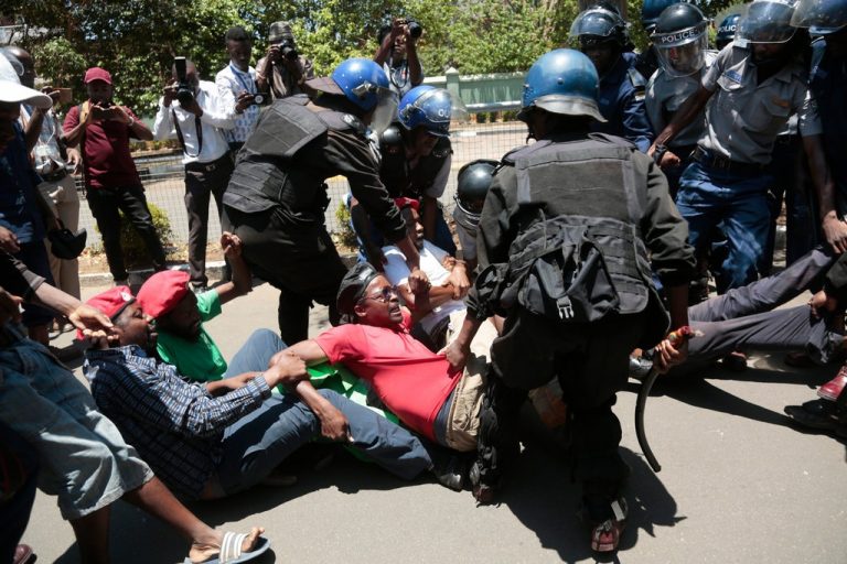 Zimbabwe’s Civil Servants in Unprecedented Strike for Better Wages