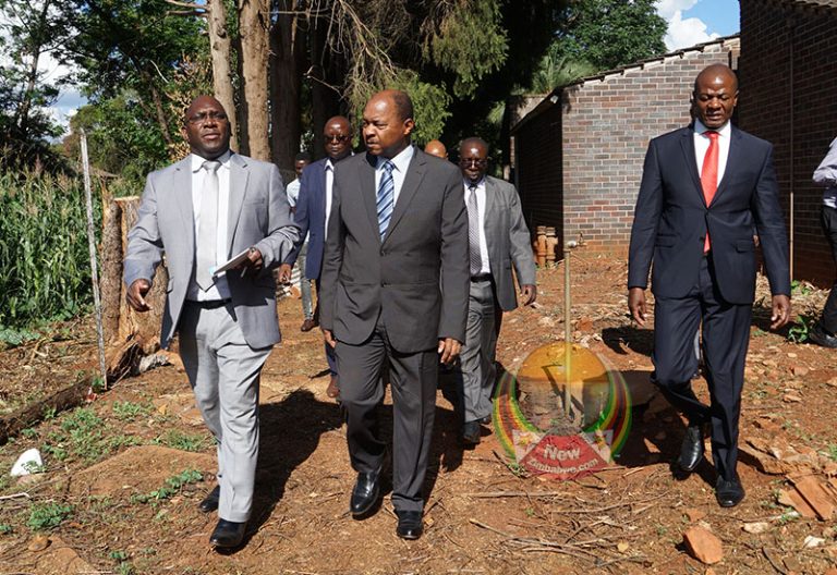 Ministers abandon hospital tours after media ‘snub’