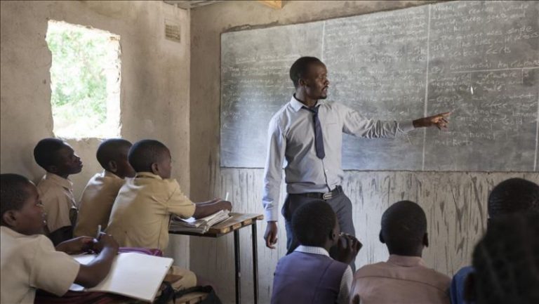 Zimbabweans Turn To Cheap Makeshift Schools