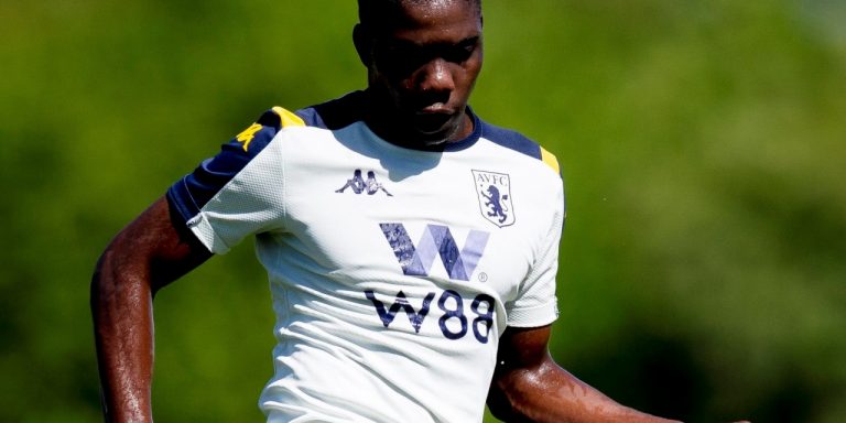 Gallery: Nakamba returns to training at Villa