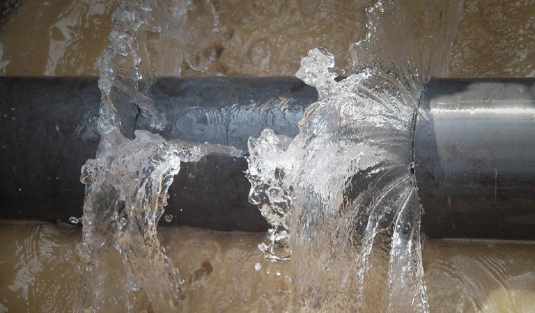 Water Vendors Increase In Harare As Water Shortages Persist