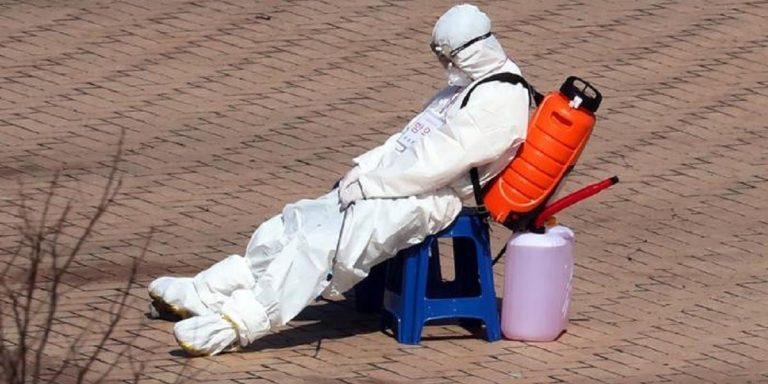 Zimbabwe Doctors Demand To Be Informed When Health Workers Die Of COVID-19