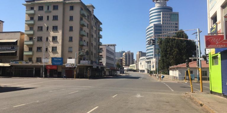Fights, chaos paralyse Harare