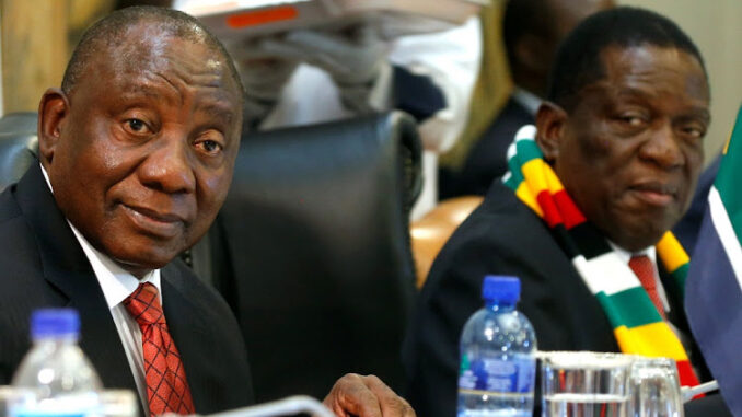 Cyril-Ramaphosa-and-Emmerson-Mnangagwa-678x381