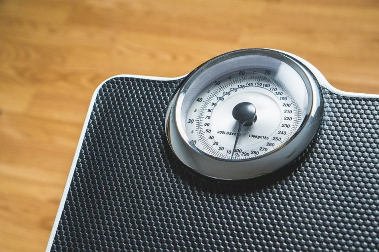Restaurant apologizes after encouraging customers to weigh themselves