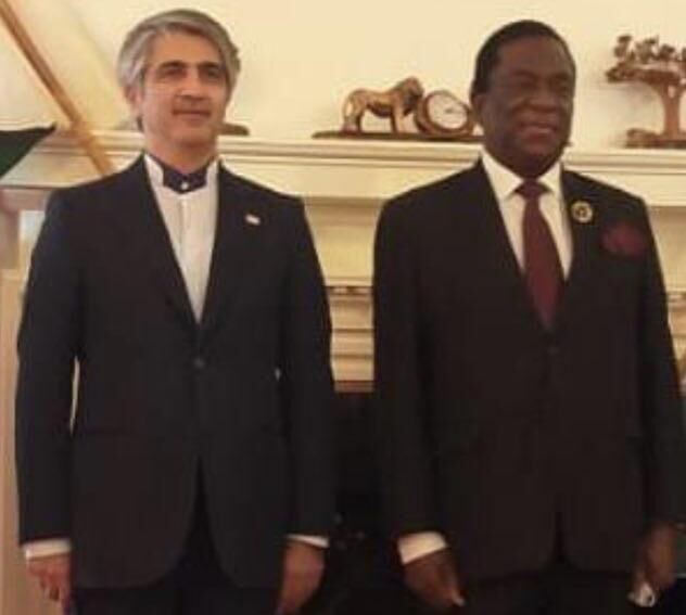 Iran’s envoy submits credentials to Zimbabwean president