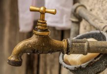 Vic Falls Residents Forced to Use Bush Toilet As Water Shortages Rock Town