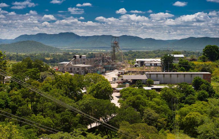 Zimbabwe under pressure to end gold sales monopoly