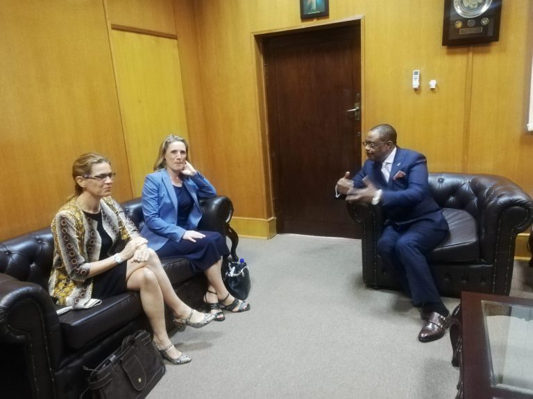 UK Offers To Vaccinate 20% Of Zimbabwe’s Population Against COVID-19