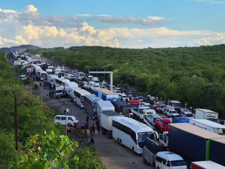 4 Drivers Die At The Congested Beitbridge Border Post