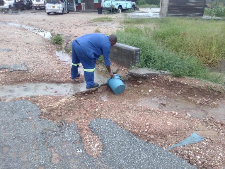 Masvingo Residents Fetching Water Out Of Potholes – Report