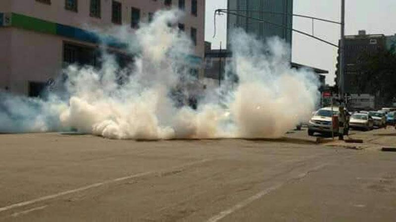 Police Fire Teargas To Disperse Mourners At The Funeral Of The Man Who Died In Police Custody In gweru Police Fire Teargas To Disperse Mourners At The Funeral Of The Man Who Died In Police Custody In gweru