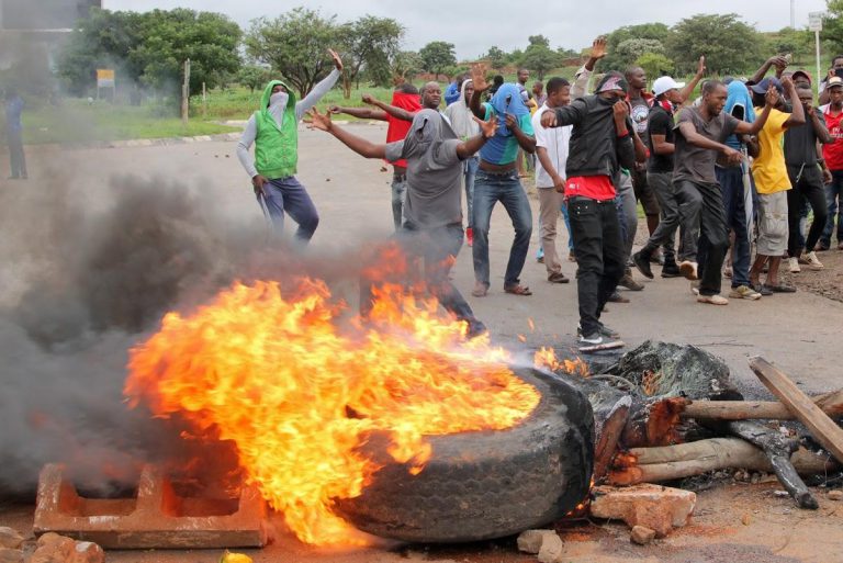 Securocrats Hold Crisis Meeting After Chamisa Protest Threats