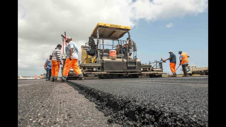 Govt Gives Beitbridge Chirundu Highway Contractors End Of Year Target