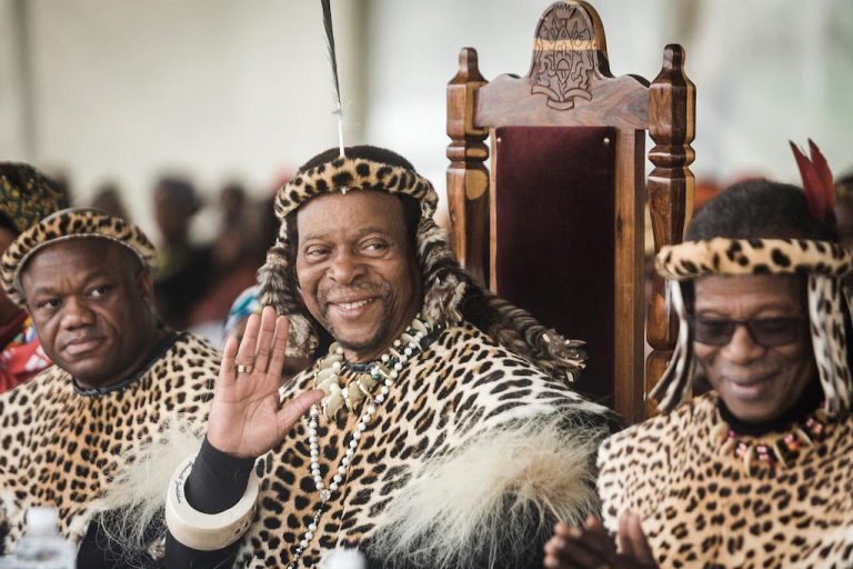 Ramaphosa’s Security Destroy Part Of King Zwelithini’s Palace Fence To Enable Him To Escape An Angry Mob