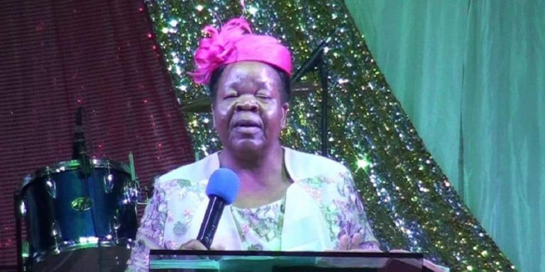 Police Disrupt Pastor Chiweshe’s Funeral To Block Chamisa From Attending