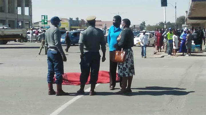 Suspected Carjackers Kill Woman After A Speed Chase In Gweru Suspected Carjackers Kill Woman After A Speed Chase In Gweru
