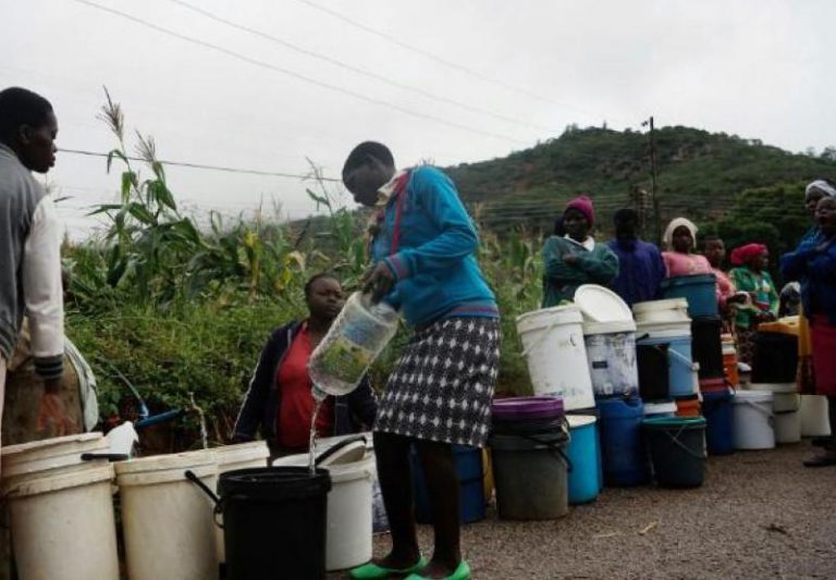 Chitungwiza Residents Forced To Buy Water From Touts
