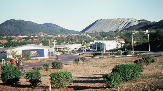 street walking tour of Zishavane , Zimbabwe