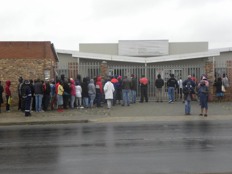 Anxiety As Zimbabweans’ SA Permits Expire In December