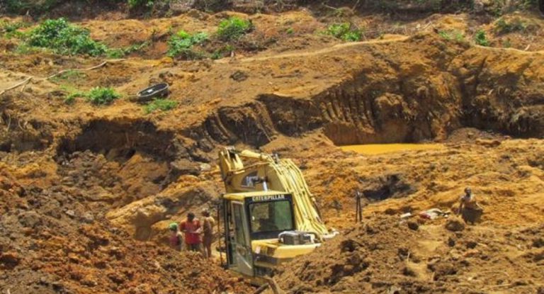 Several Injured As Miners Battle With Machetes, Axes, Knives, Rekeni in Kadoma – ZRP