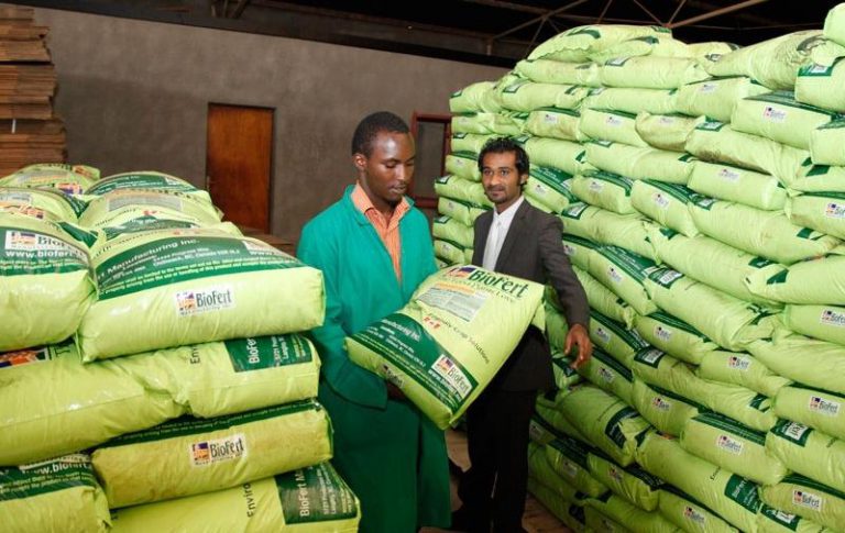 Zanu PF Dishes Out Fertilizer Ahead Of By-elections