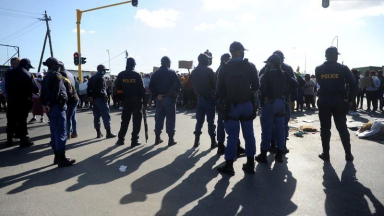 Four Injured As Dudula Movement Targets Foreign Nationals North Of Johannesburg