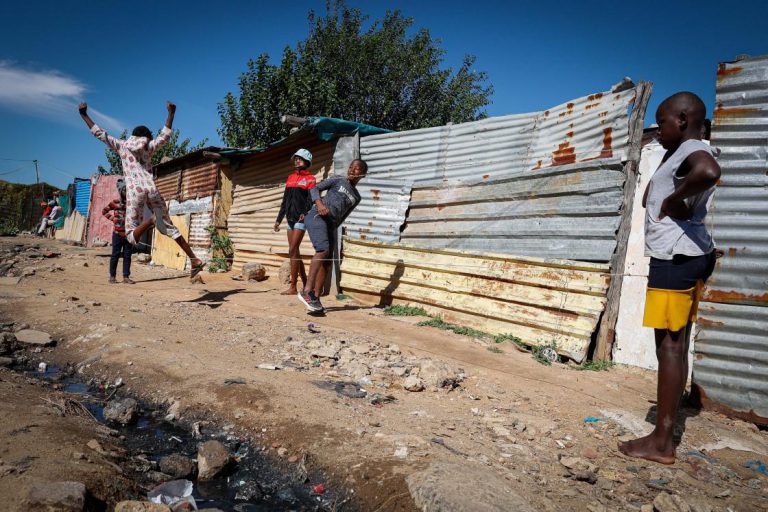 ANC Activist Demands Zimbabweans Leave Diepsloot… Foreigners Ask To Be Evacuated