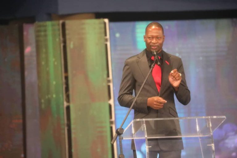 Makandiwa Praises Mnangagwa… Pledges His Maximum Support
