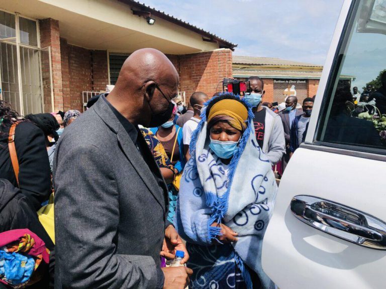 Government Assist Elvis Nyathi’s Children To Get Birth Certificates