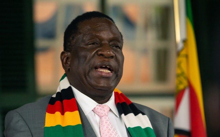 Zimbabwe’s president warns banks could be stripped of licenses