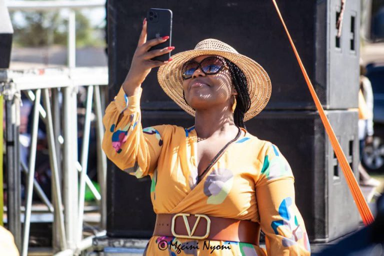 Mahere Warned Over Taking Pictures