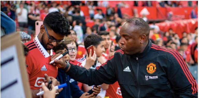 Benni McCarthy Tells Manchester United Players “To Be Here Is A Privilege”