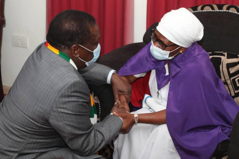 President Mnangagwa Consoles Mabenge Family