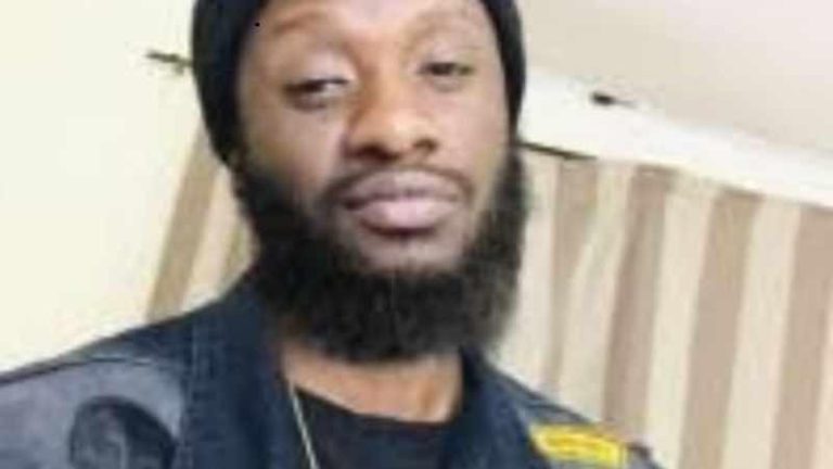 SA-based Zimbabwean Father On The Run With His Daughter