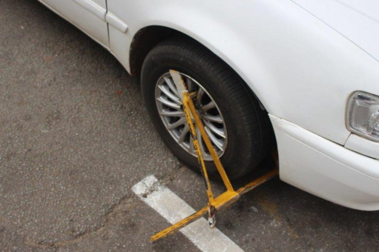 CHRA Says Harare Traffic Officials Charge USD Tow Away And Storage Fines