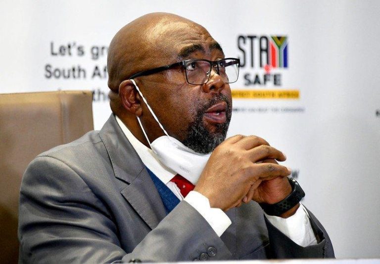Department says nearly 300 public servants are moonlighting as municipal councillors