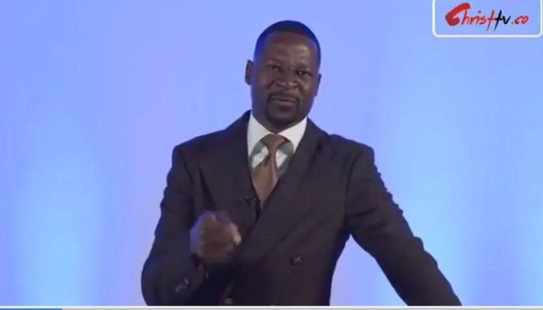 Makandiwa Says Zimbabweans Should Appreciate “Development”