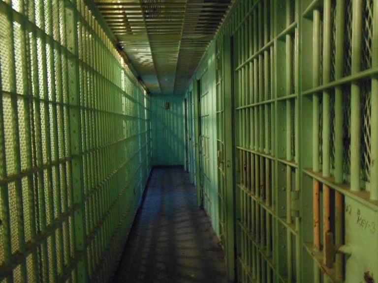 Murder, Robbery Suspect Dies Hours After Eating Food Brought By His Wife