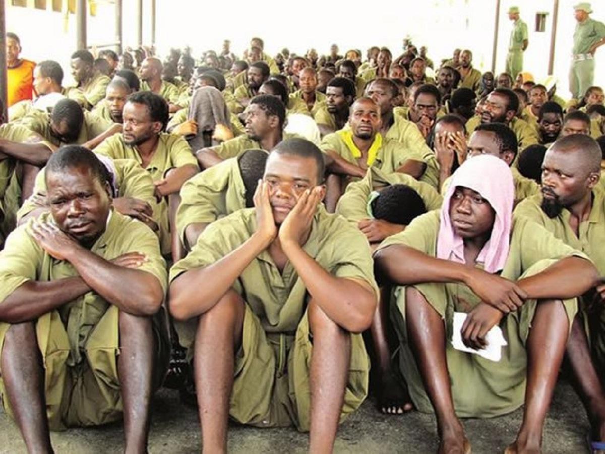 Malawian Nationals Stranded In Zimbabwe As Embassy Fails To Pay Their Transport Costs Malawian Nationals Stranded In Zimbabwe As Embassy Fails To Pay Their Transport Costs