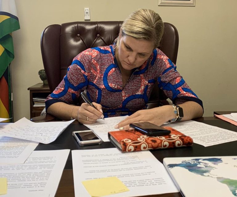 Kirsty Coventry Scoffs At Suspended ZIFA Executives’ Ultimatum